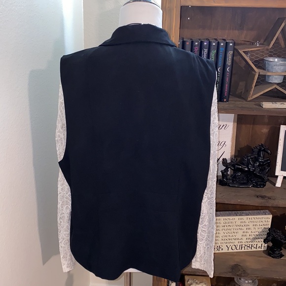 Worthington Vest - Picture 4 of 7